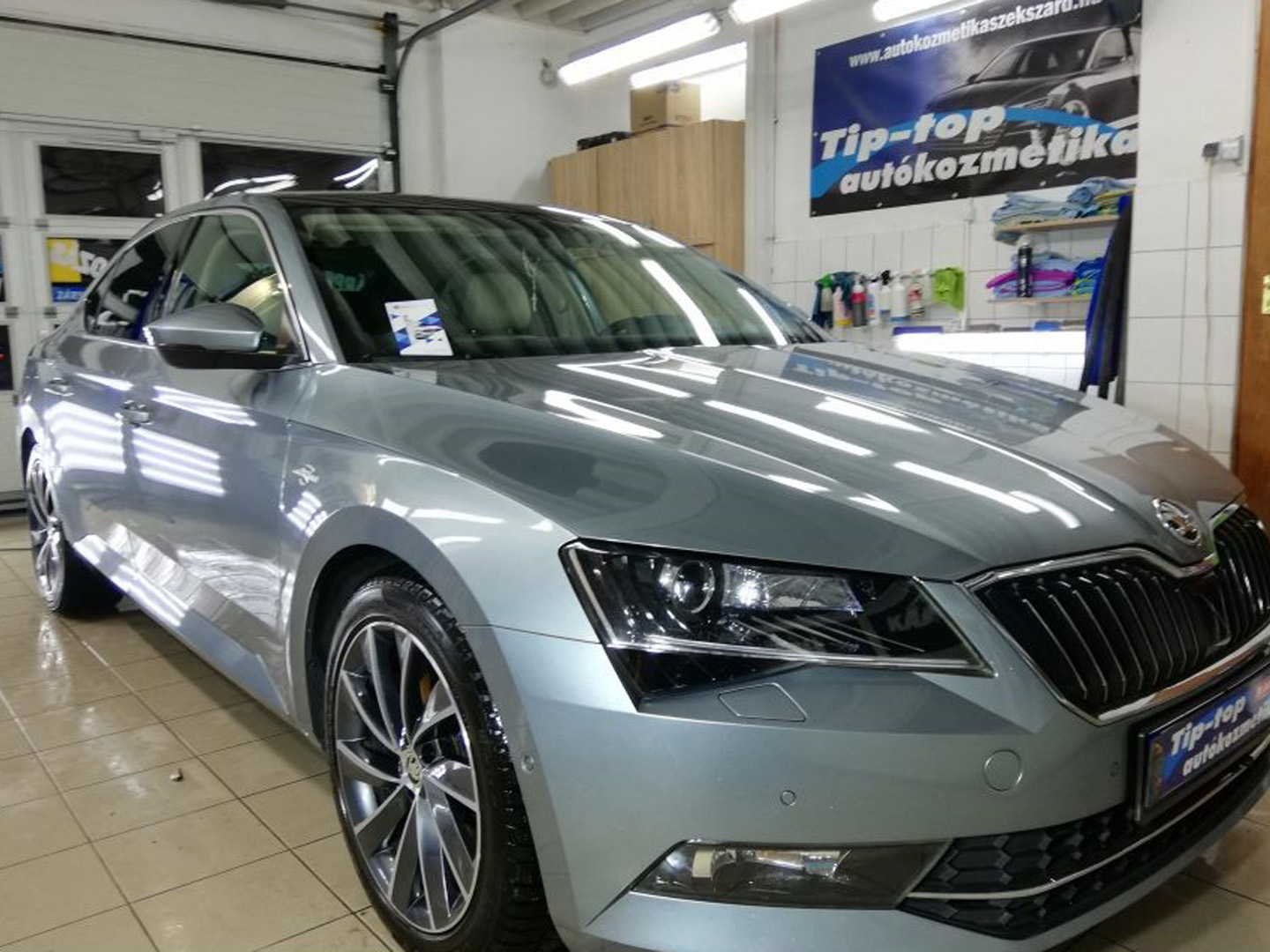 Személyauto, SUV (Pl.: Skoda Octavia, Audo A4, BMW 5, Suzuki Vitara)